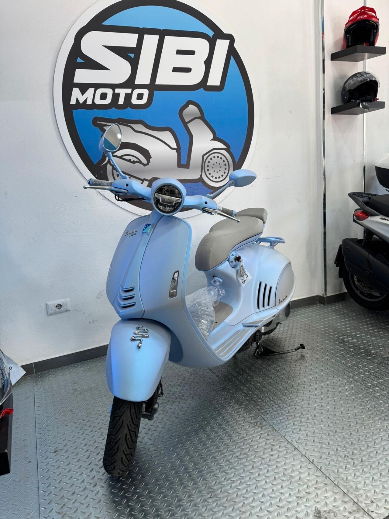 Vespa 946