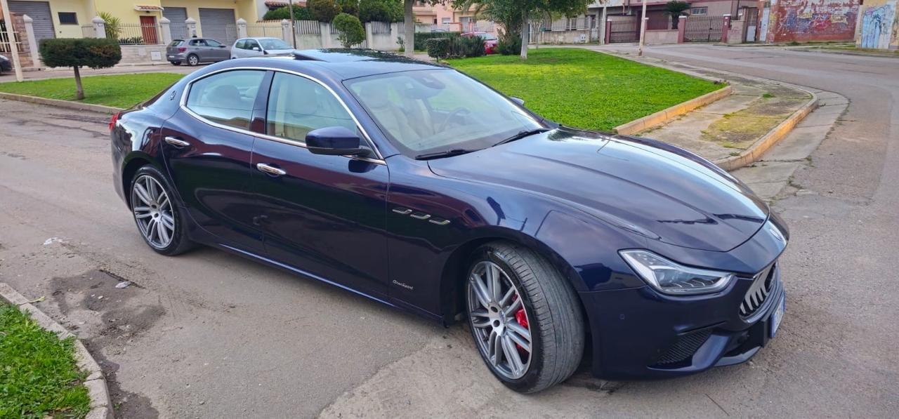 Maserati Ghibli V6 Diesel 275 CV Gransport