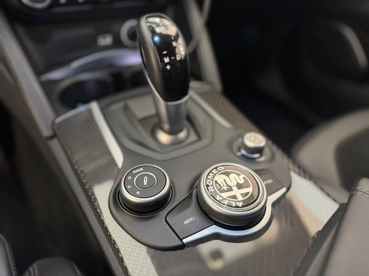 Alfa Romeo Stelvio 2.9 Bi-Turbo V6 510 CV AT8 Quadrifoglio