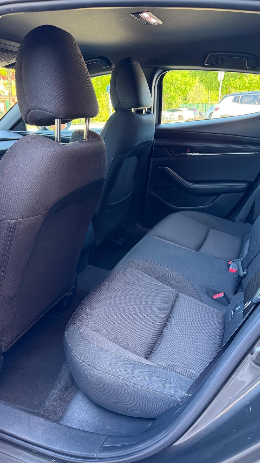 Mazda 3 1.8L Skyactiv-D Exclusive