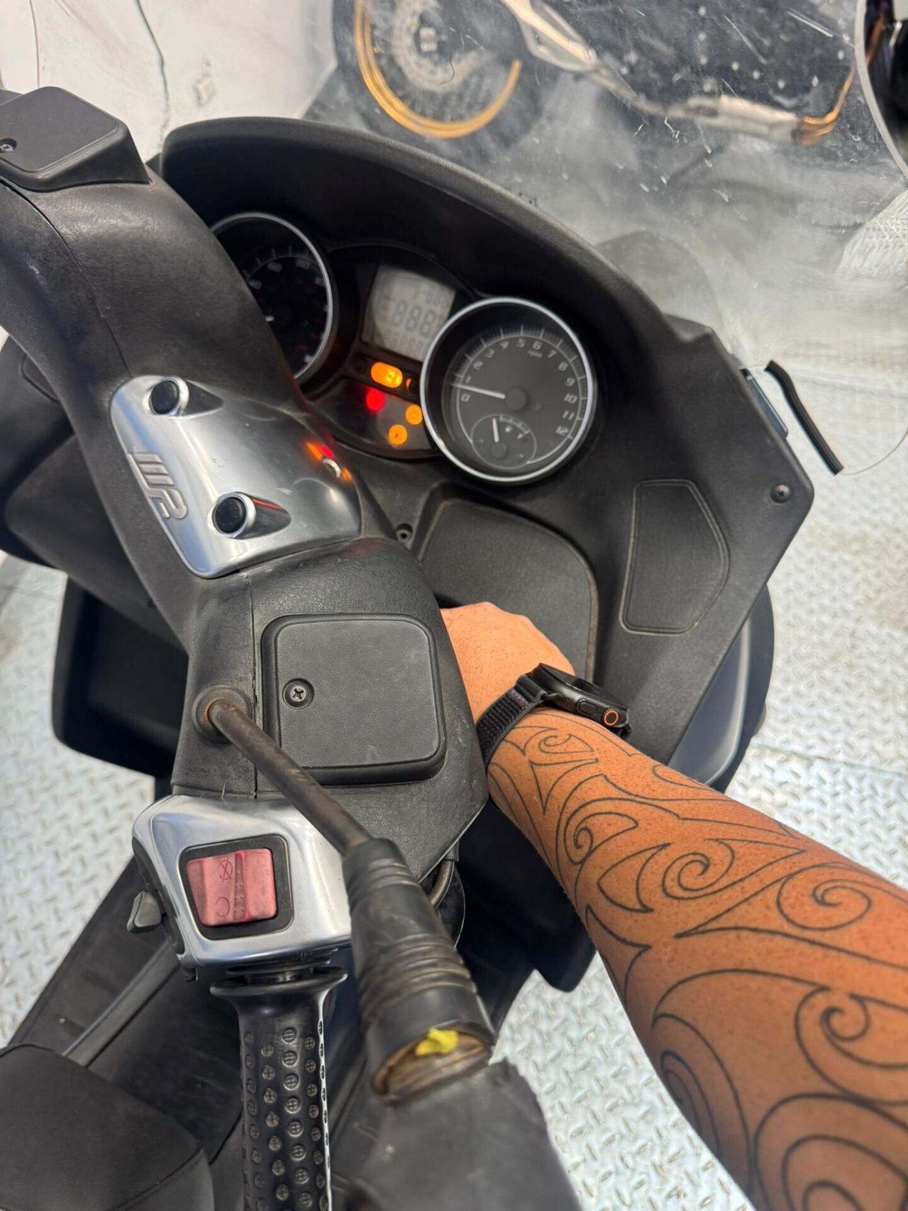 PIAGGIO MP3 300