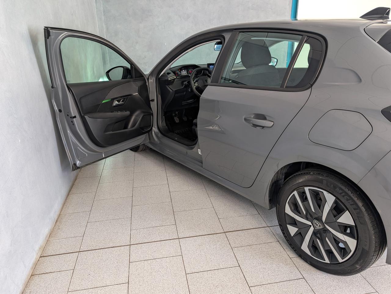 Peugeot 208 1.2 puretech 100cv Active