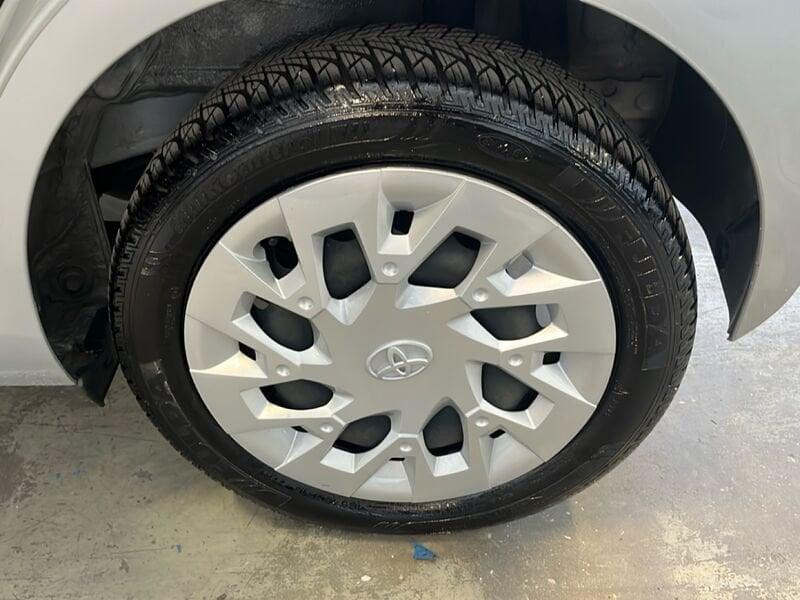 Toyota Aygo Aygo Connect 1.0 VVT-i 72 CV 5 porte x-play