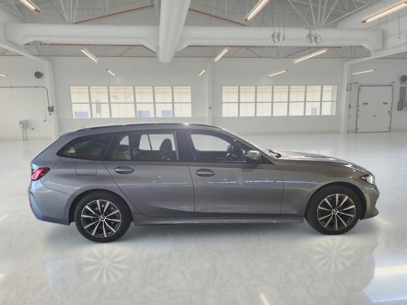 BMW 318 48V Business Advantage Touring auto