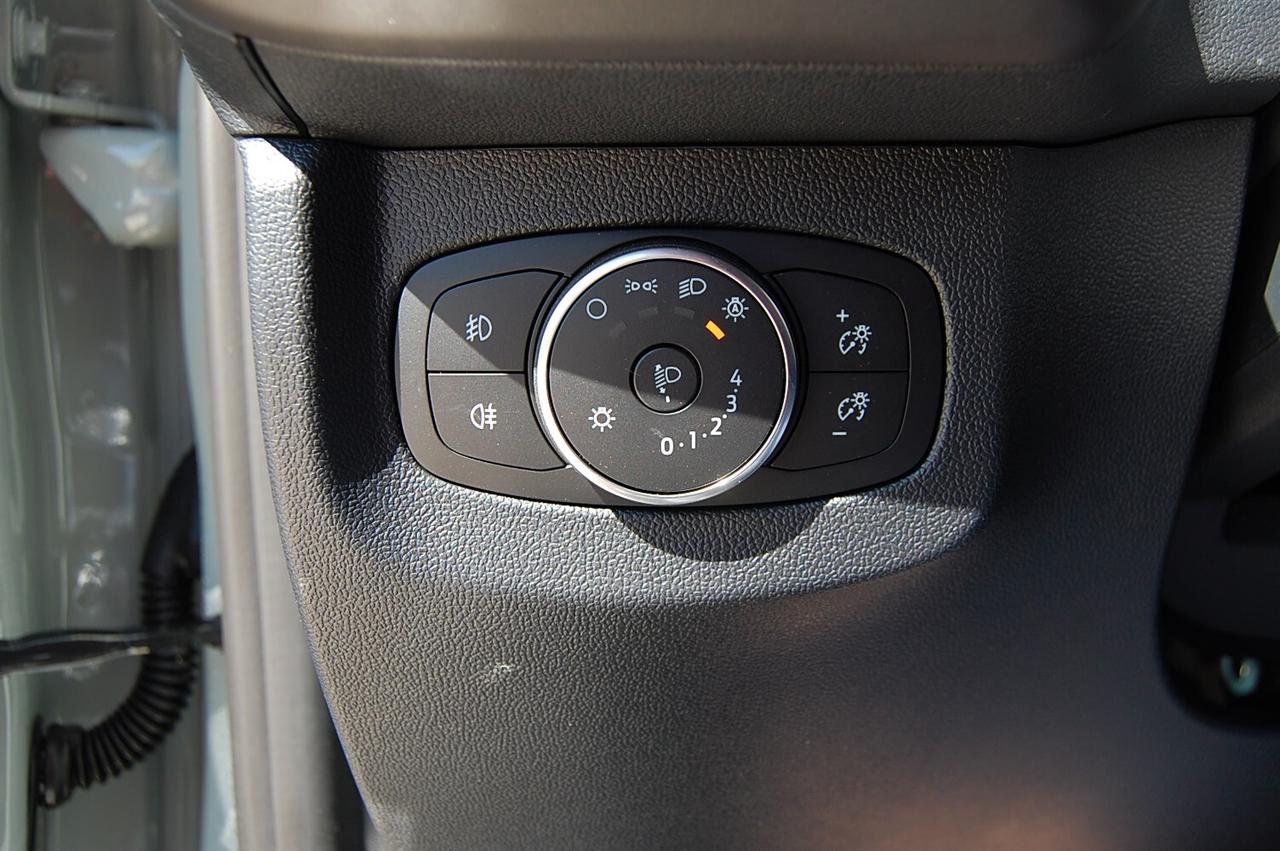 Ford Tourneo Courier 1.0 EcoBoost Titanium