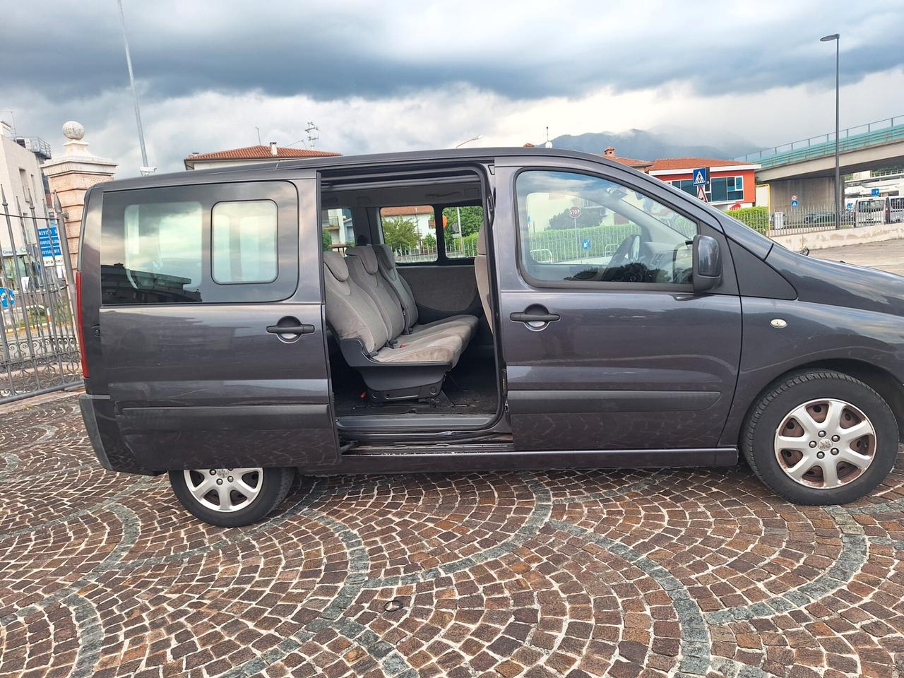 Peugeot Expert 2.0 HDi 120CV PC-TN 10Q Furgone Vetrato Affaire
