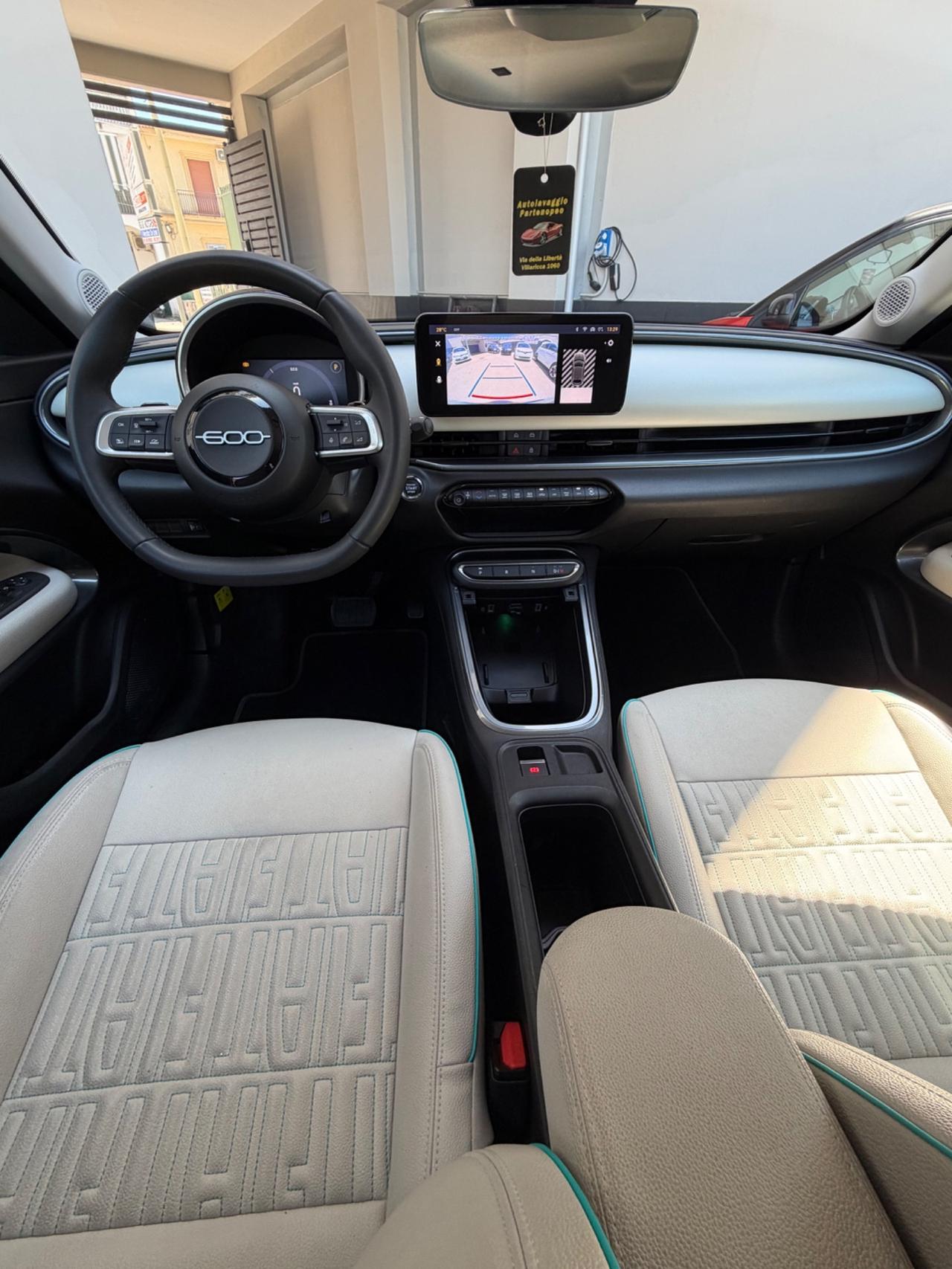Fiat 600 Hybrid 110 CV DCT MHEV La Prima