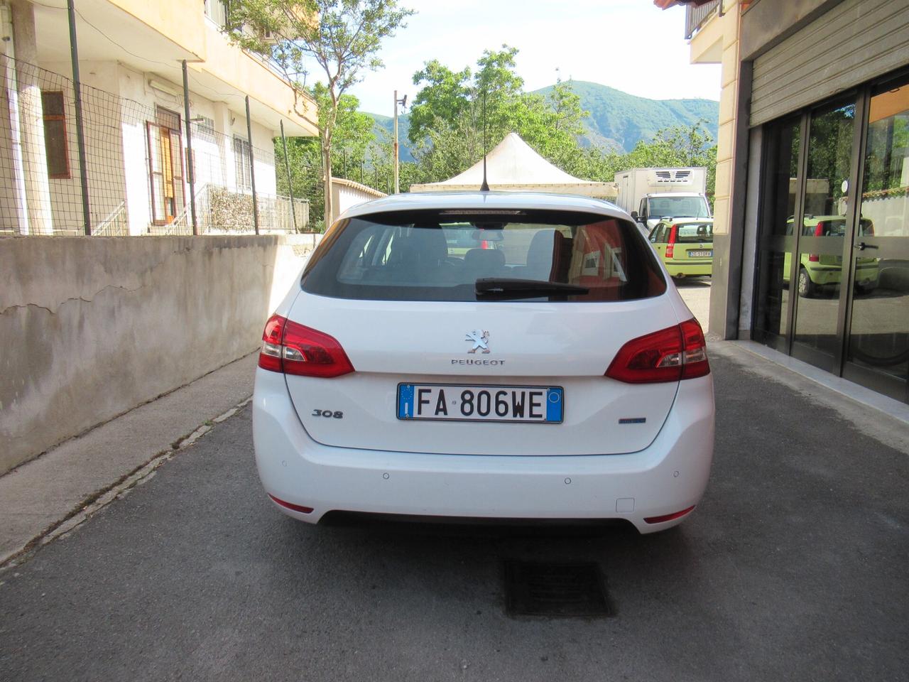Peugeot 308 BlueHDi 100 S&S SW Business