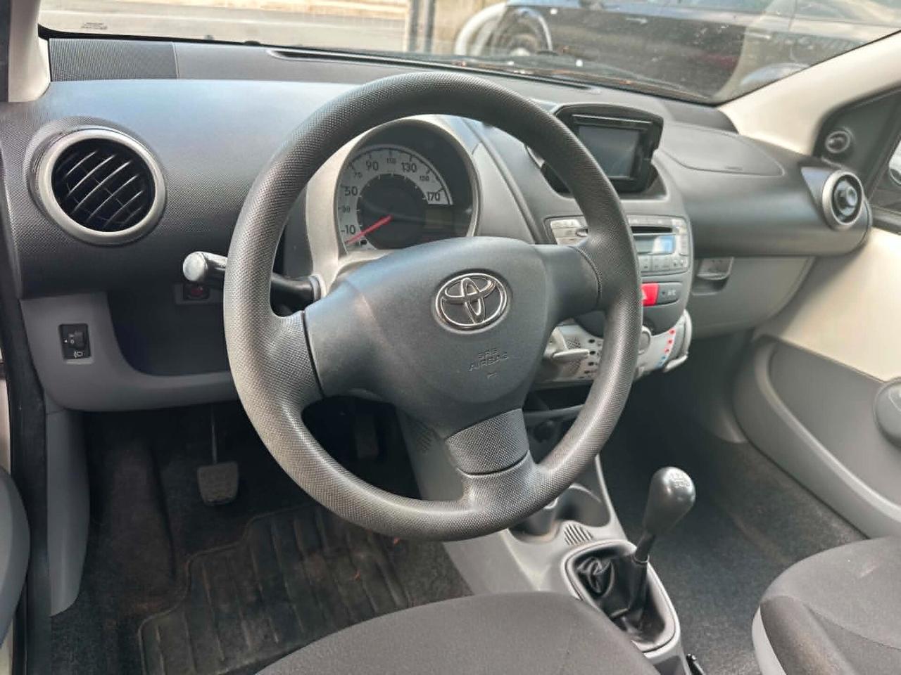 Toyota Aygo 1.0 12V VVT-i 3 porte Now Connect