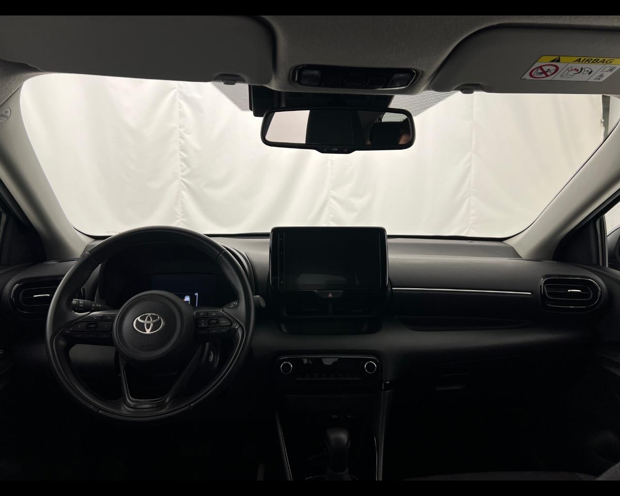 TOYOTA Yaris 1.5h Trend