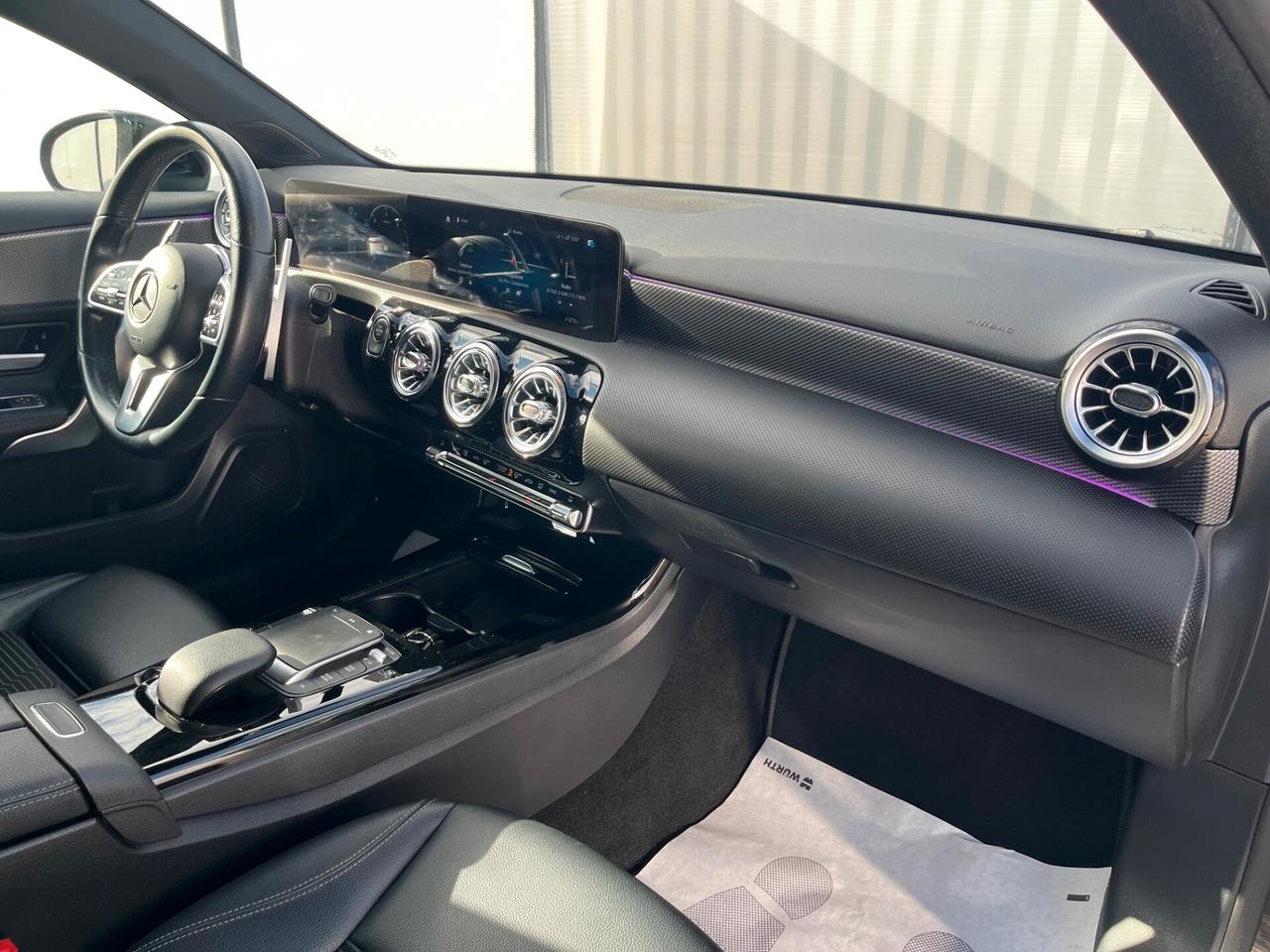 Mercedes A 180d 2.0cc 116cv Auto Sport *LUCI AMBIENT*