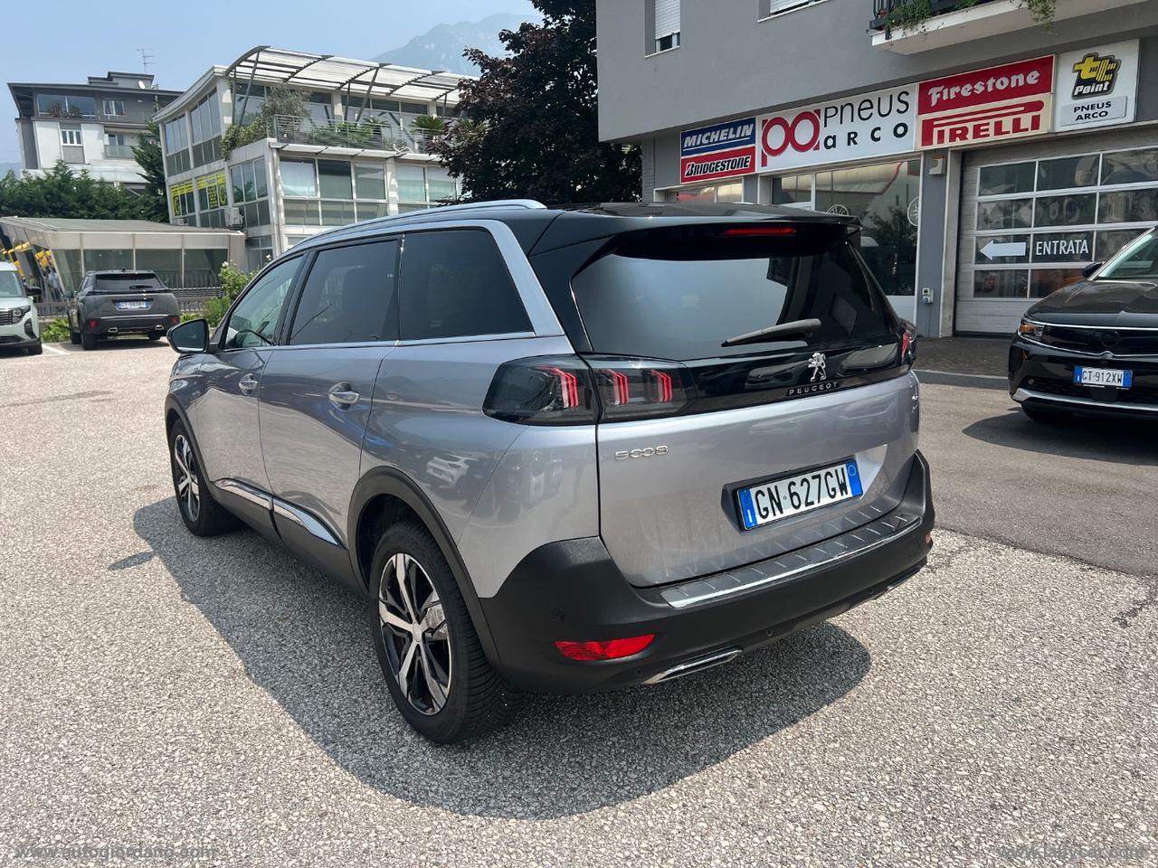 PEUGEOT 5008 BlueHDi 130 S&S EAT8 GT