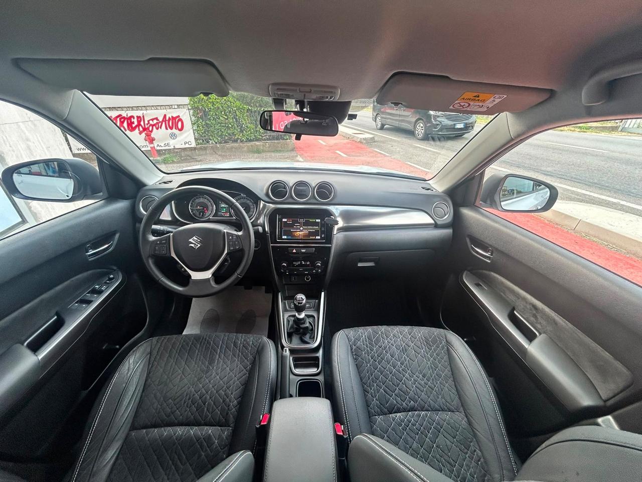 Suzuki Vitara 1.4 Hybrid Top