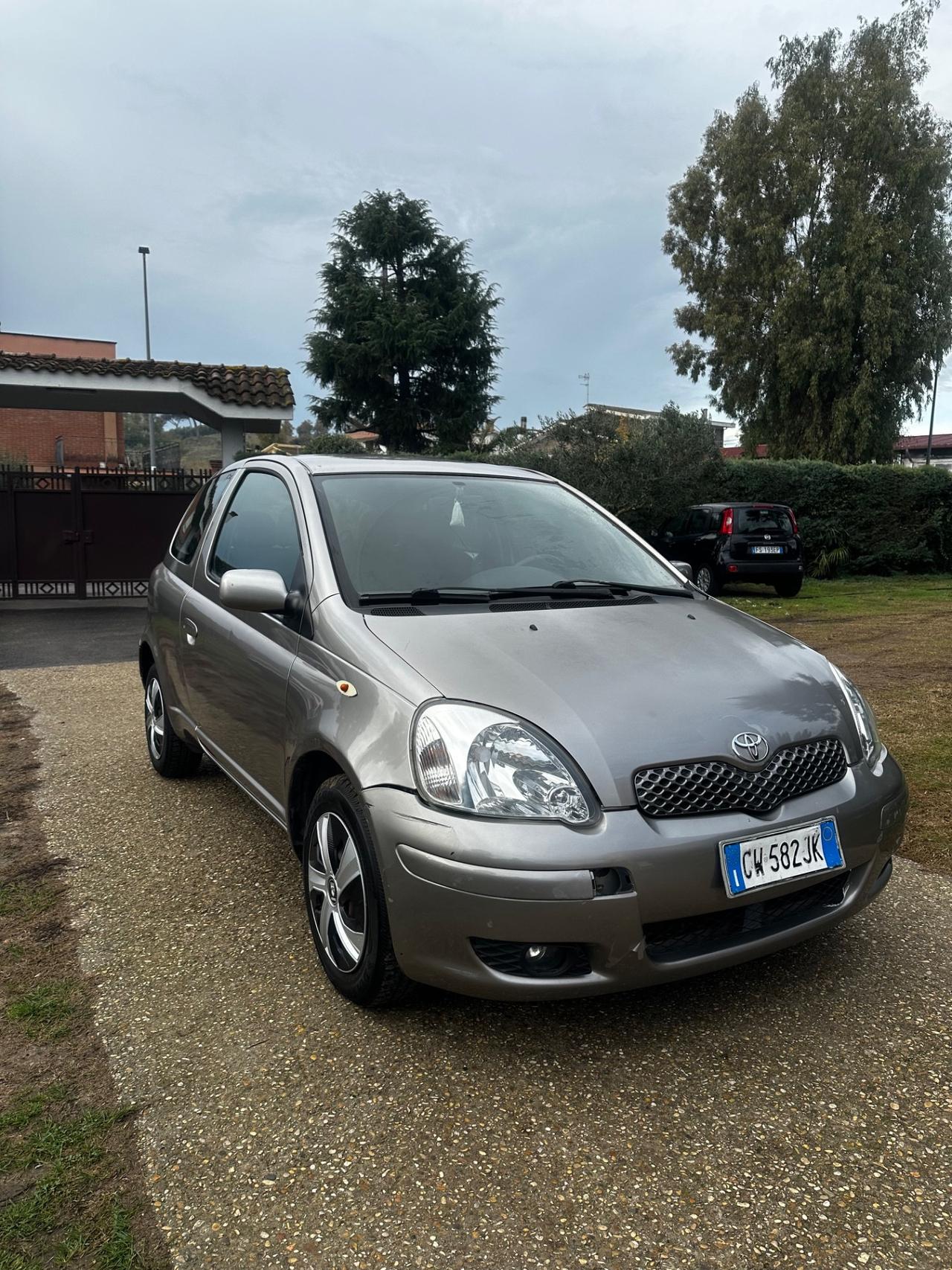 Toyota Yaris 1.0 3 porte Sol