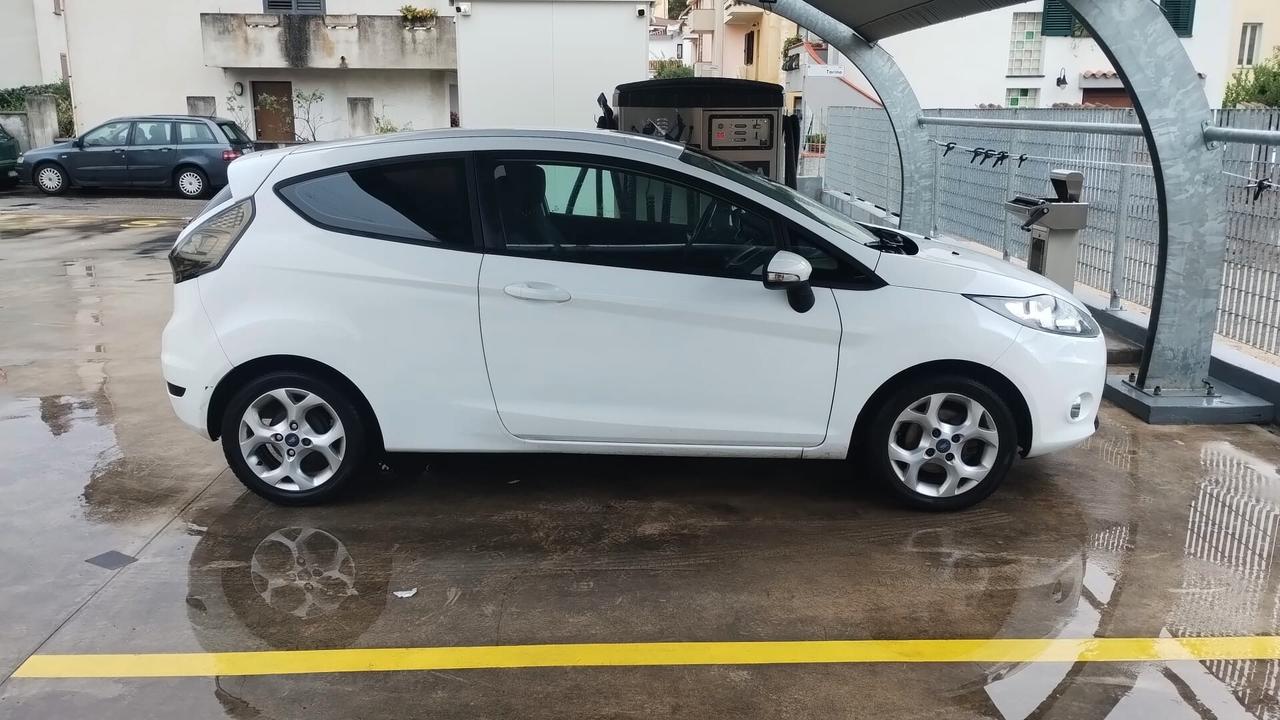 Ford Fiesta Ikon 1.4 TDCi 70CV 3 porte 2012