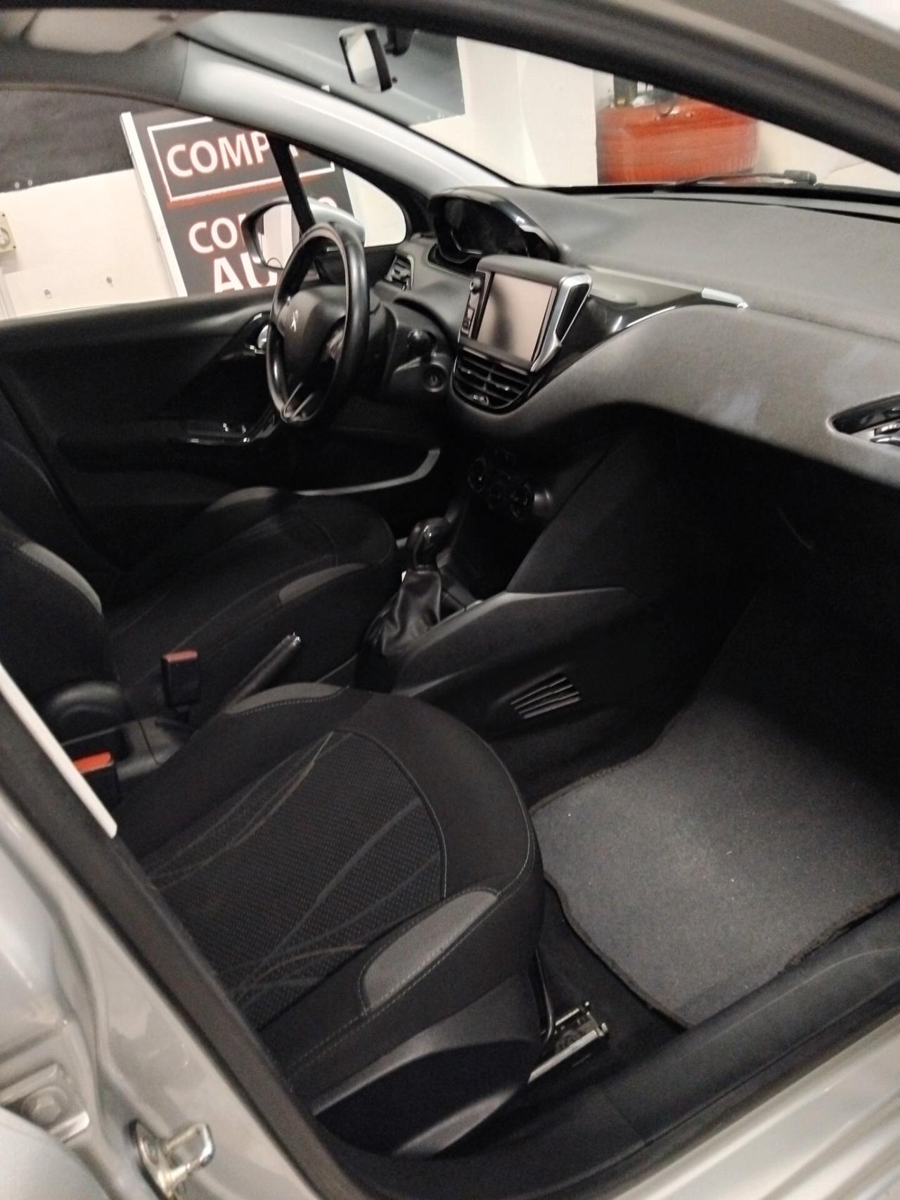 Peugeot 208 1.4 HDi 68 CV 5 porte Allure