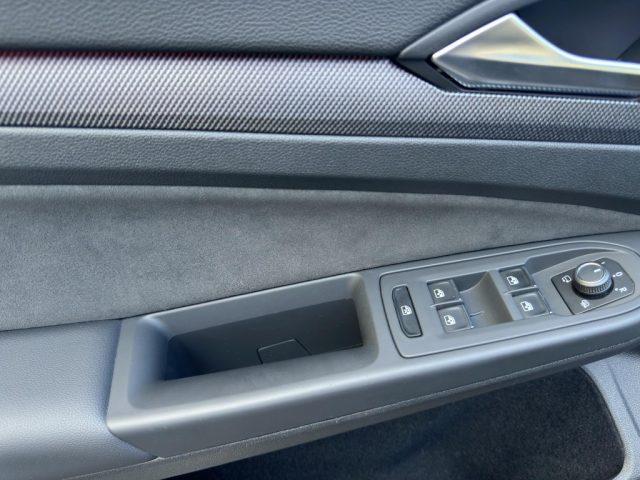 VOLKSWAGEN Golf GTI 2.0 TSI GTI DSG