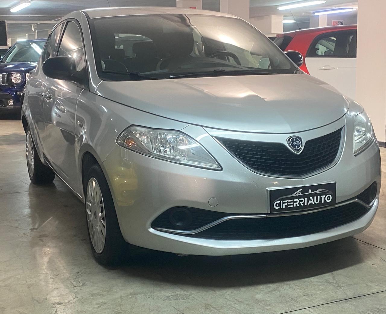 Lancia Ypsilon 1.2 69 CV 5 porte Silver