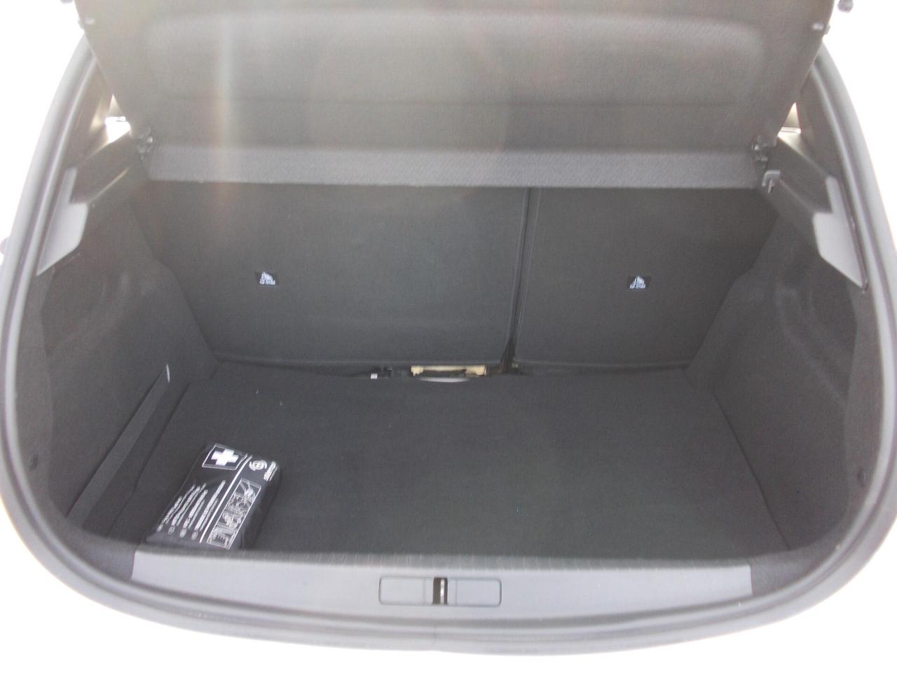 Peugeot 208 PureTech 12 -Active-5 P.-KM28325-SI NEOPATENTATI