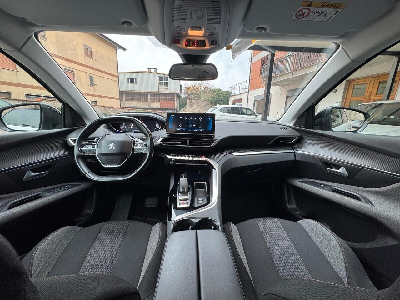 Peugeot 3008 BlueHDi 130 S&S EAT8 Allure