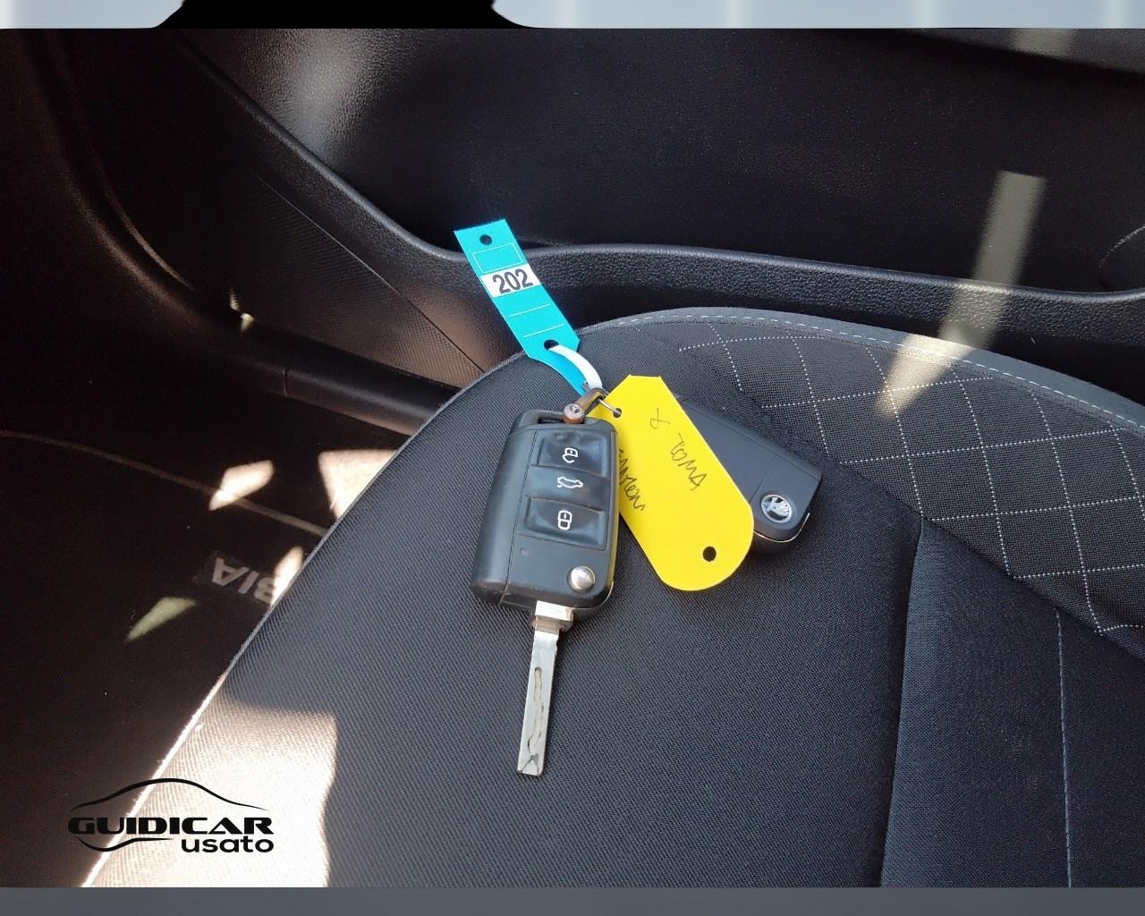 SKODA Fabia III 2015 Berlina - Fabia 1.0 mpi Business 75cv my19