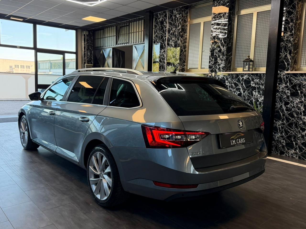 Skoda Superb 2.0 TDI DSG Wagon Ambition