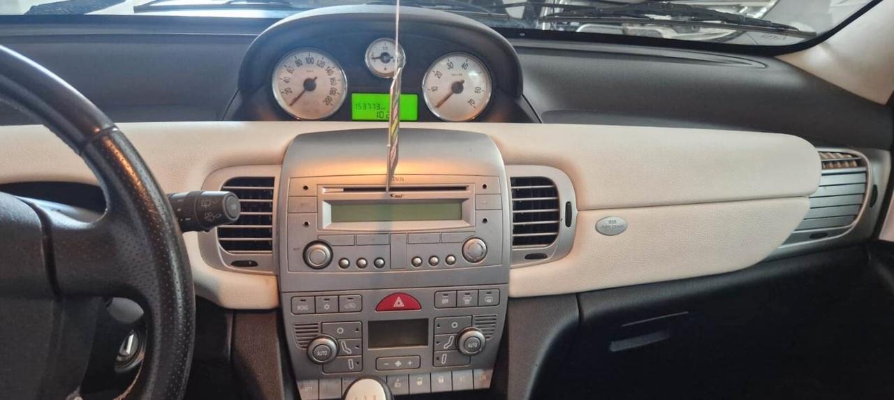Lancia Ypsilon 1.2 69 CV Elle