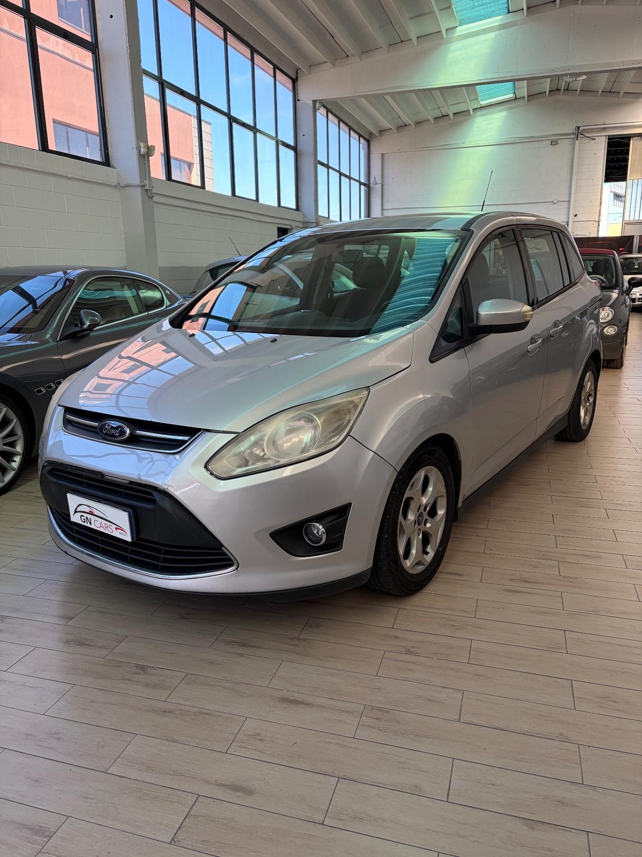 Ford C-Max Grand 7 posti
