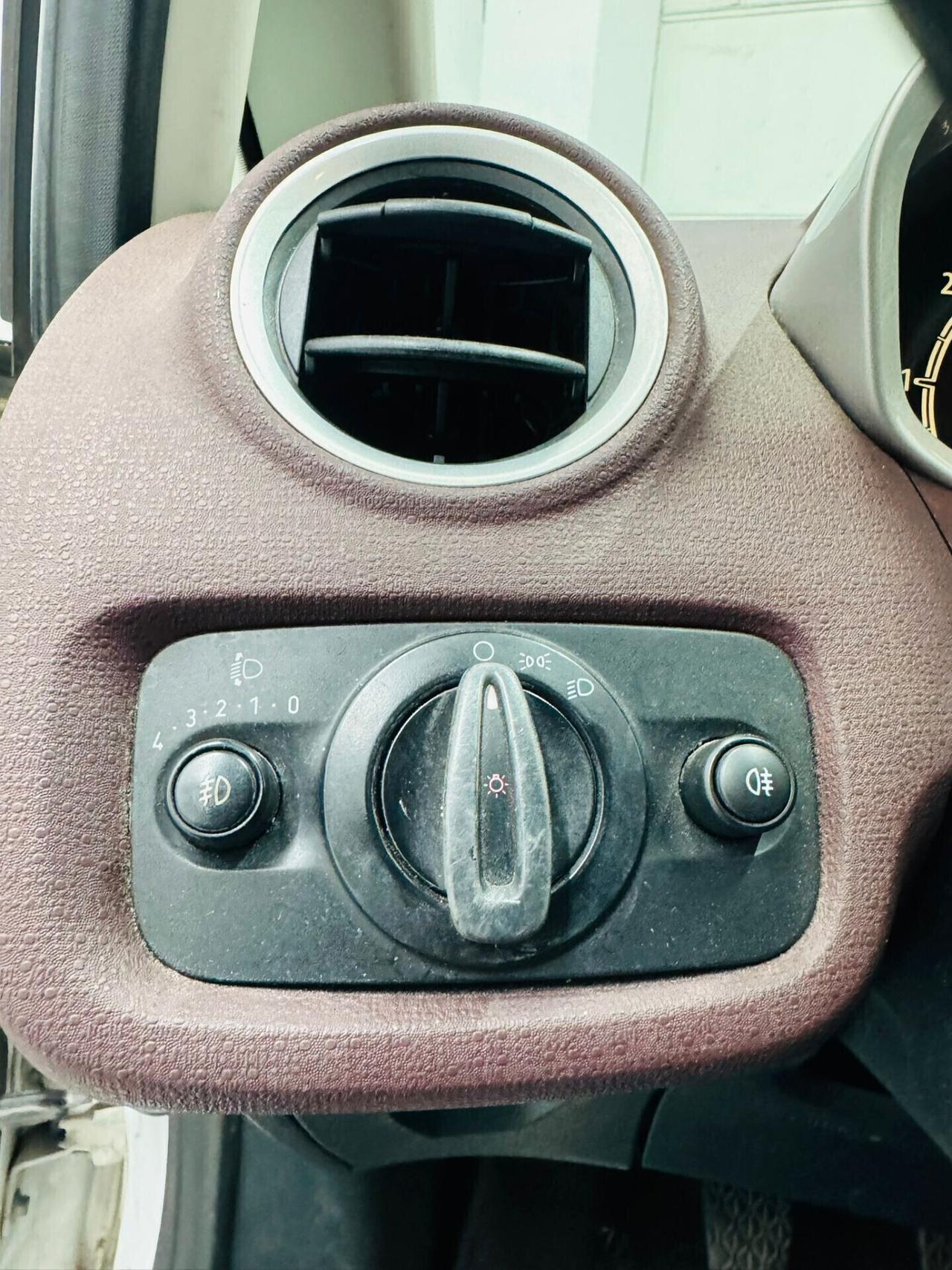 Ford Fiesta 1.2 82CV 3 porte Titanium