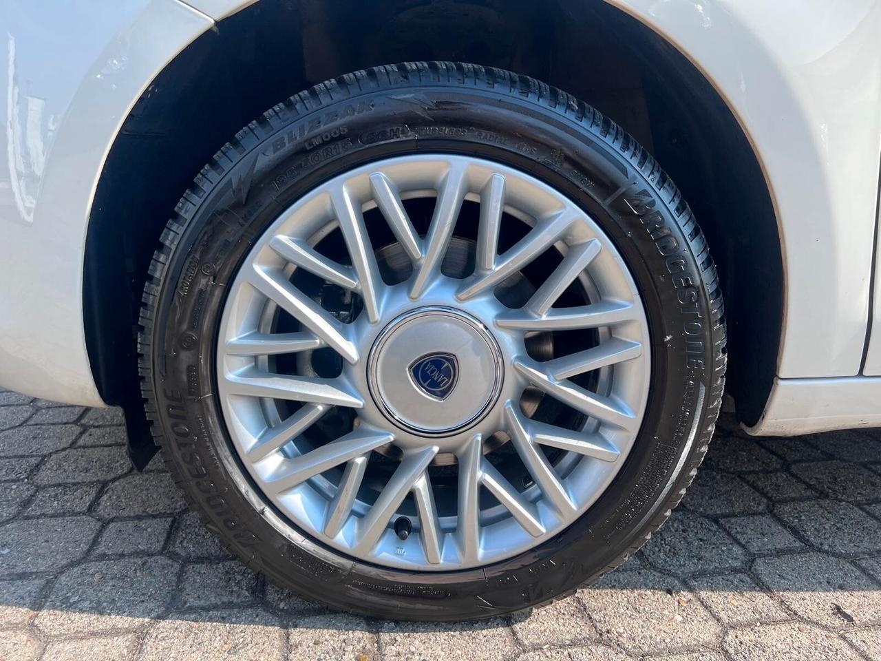 Lancia Ypsilon 1.3 MJT 16V 95 CV 5 porte S&S Gold