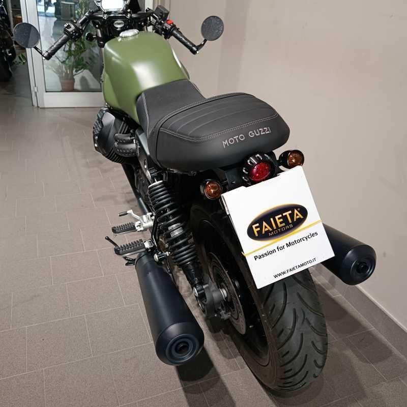 Moto Guzzi V7 Stone - 2024