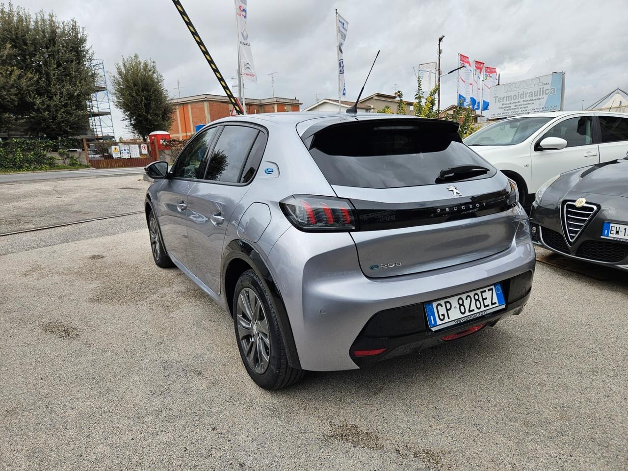 Peugeot 208 motore elettrico 136 CV 5 porte Allure