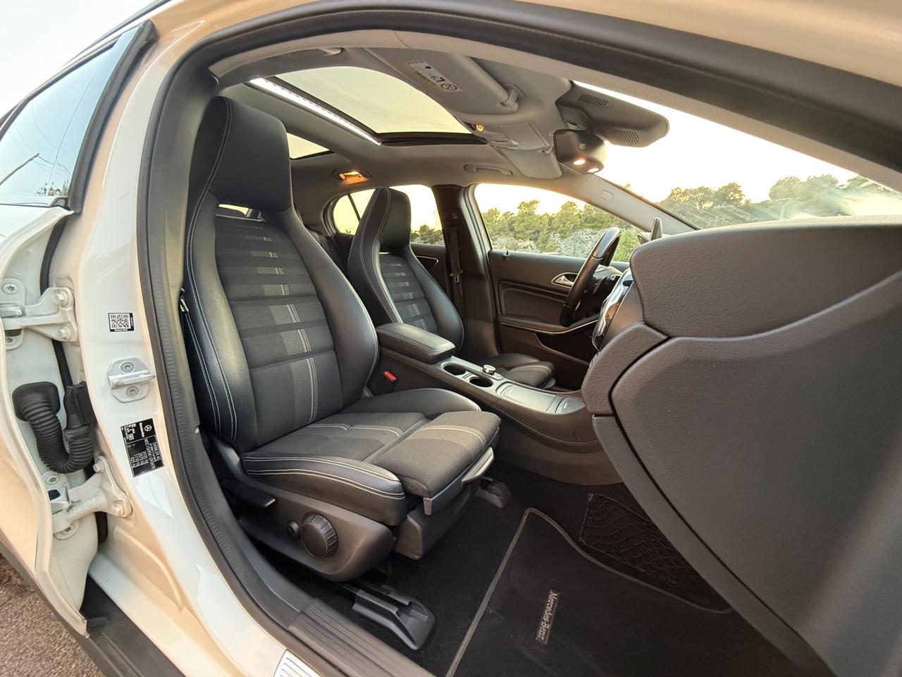 Mercedes GLA 200/2.2 136CV/CAR PLAY/TETTO/KYLESS