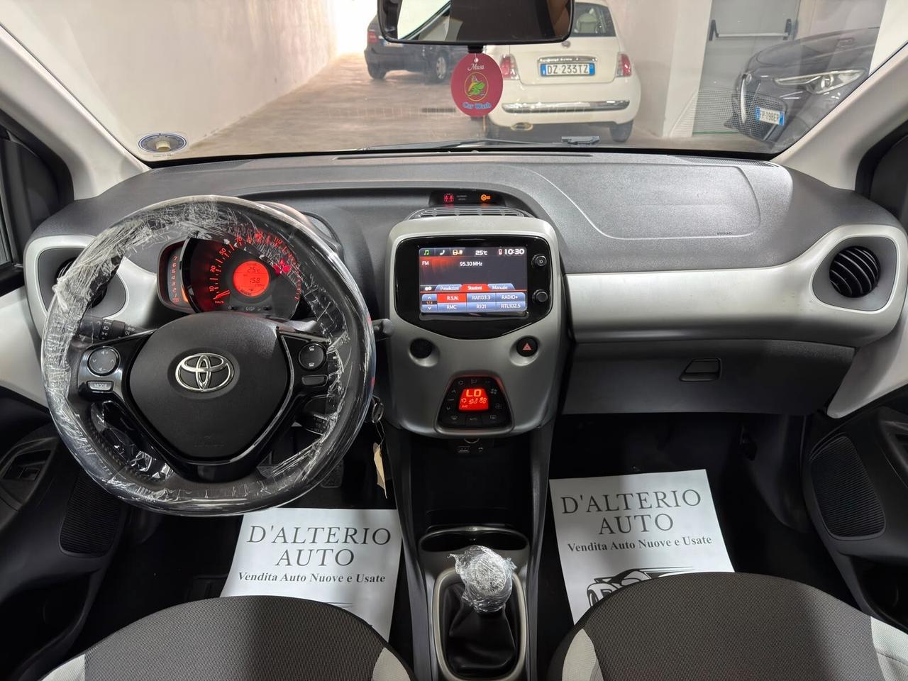 Toyota Aygo 1.0 VVT-i 69 CV 5 porte x-clusiv