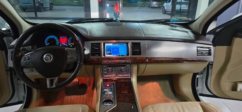 JAGUAR XF 1ª serie (X250) XF 3.0 D V6 Luxury