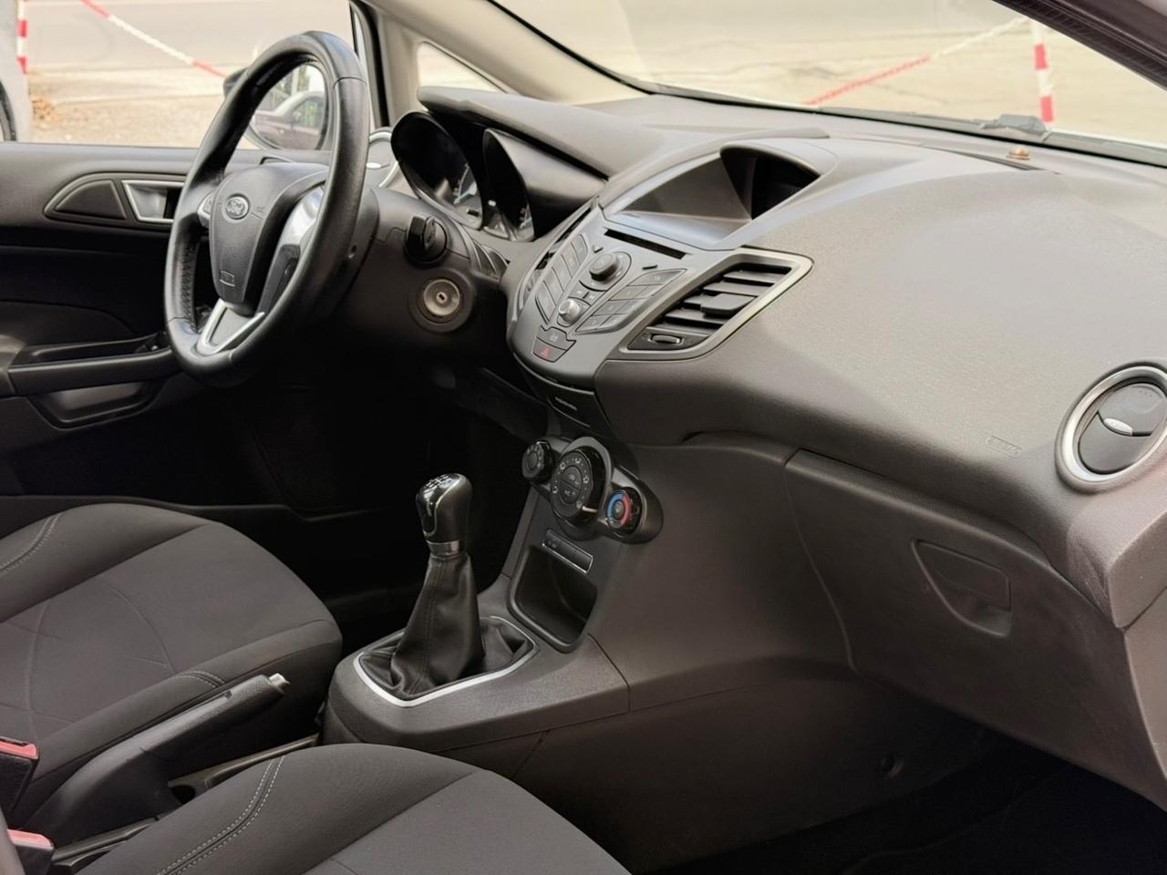 Ford Fiesta 1.5 TDCi 75CV 5 porte Titanium