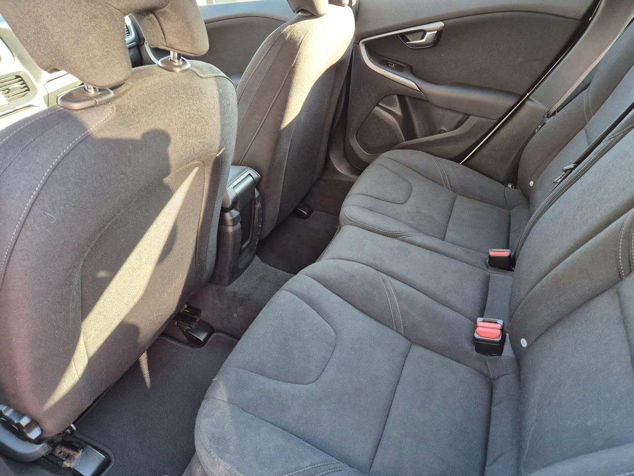 Volvo V40 120CV D2 BUSINESS E6B--Pass. incluso!