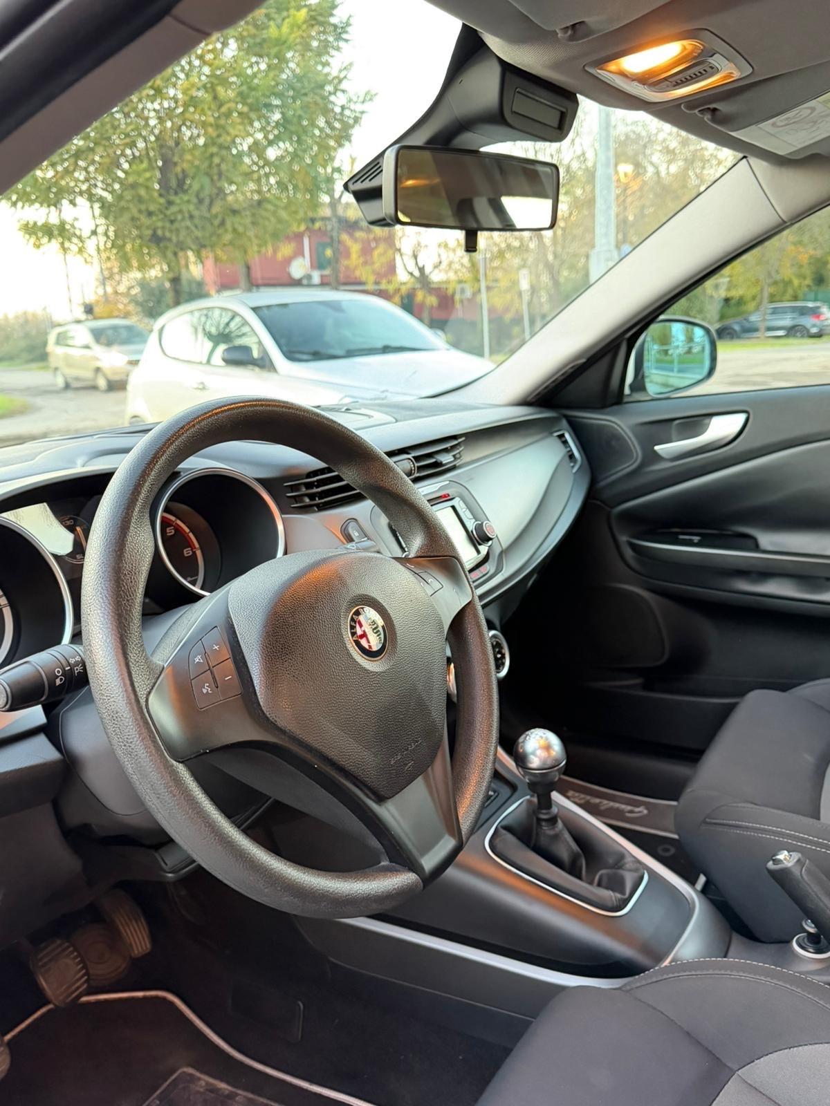 Alfa Romeo Giulietta 1.6 JTDm-2 105 CV Exclusive