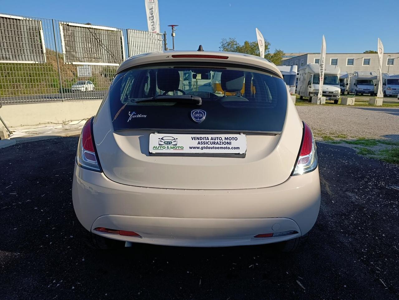 Lancia Ypsilon 1.2 Silver 69cv
