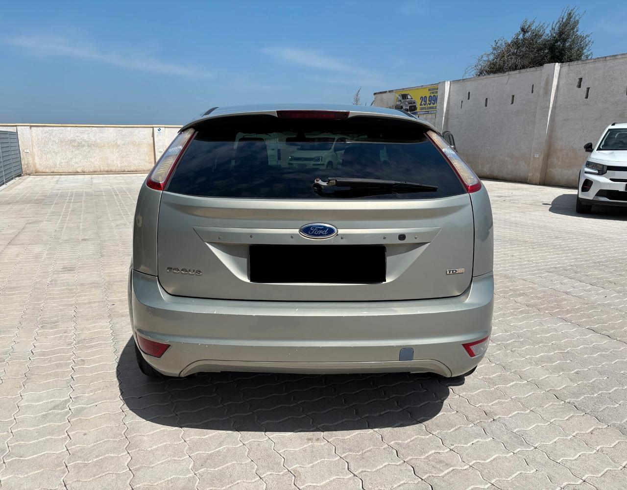 FORD FOCUS 1.6 TITANIUM 2010