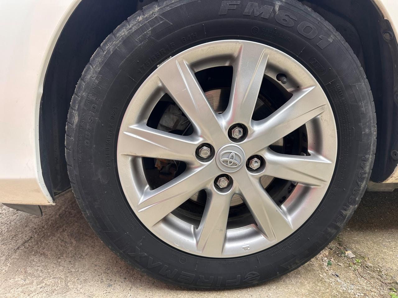 Toyota Yaris 1.0 5 porte Lounge