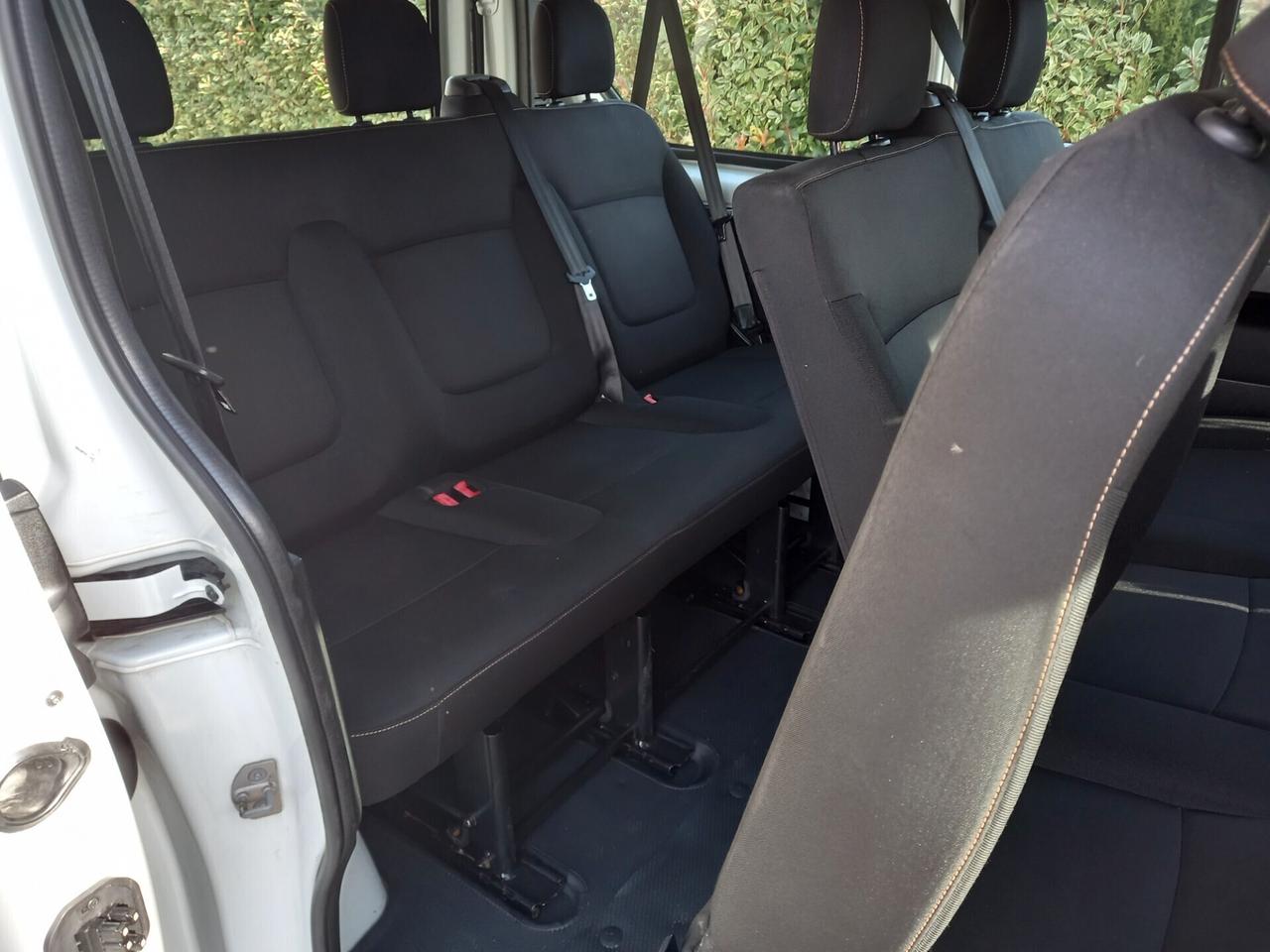 Renault Trafic T29 1.6 dCi 145CV 9 POSTI