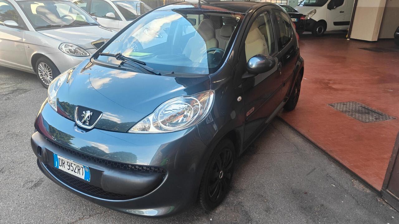 Peugeot 107 1.0 68CV 5p. Sweet Years 2Tronic