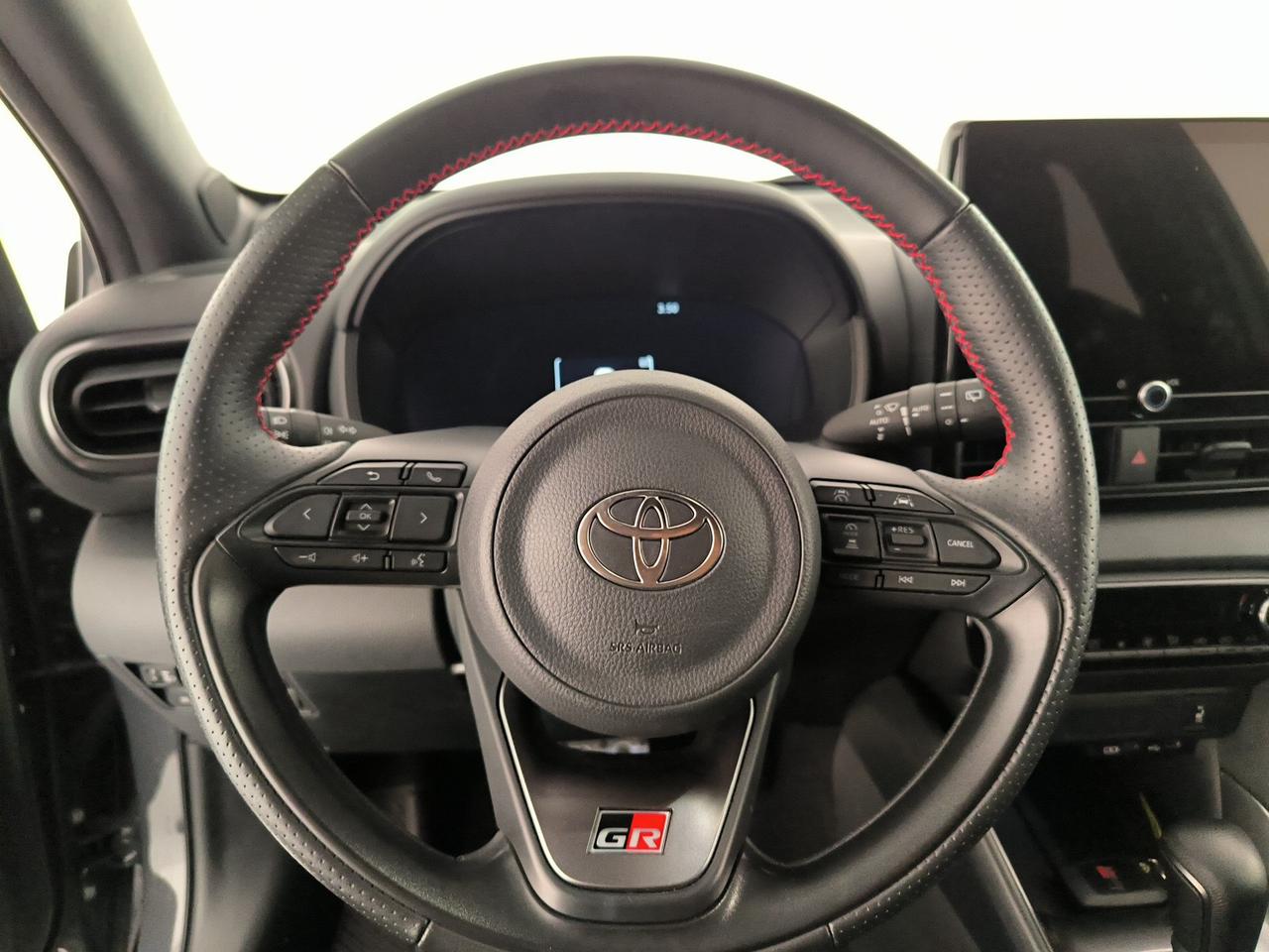 Toyota Yaris 1.5h 130 gr sport