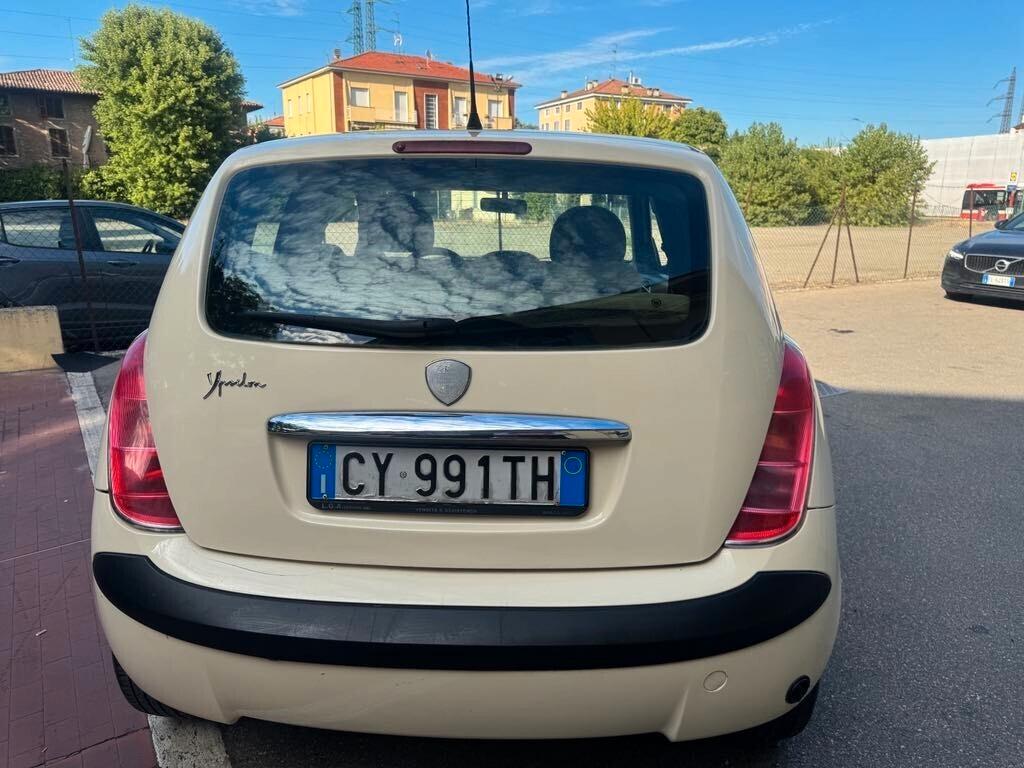 Lancia Ypsilon 1.4 16V GPL