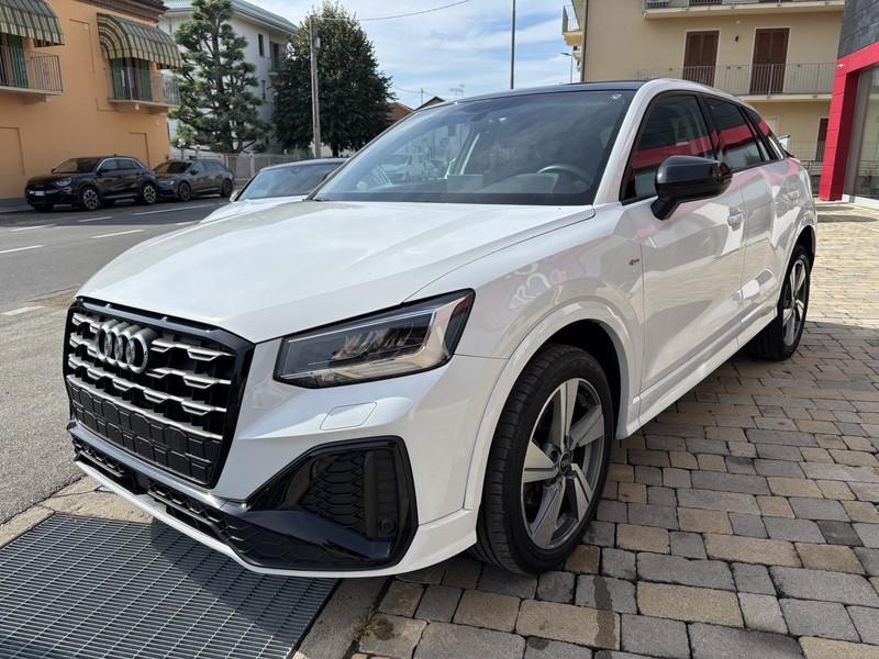 Audi Q2 30 1.0 tfsi Admired TETTO-NAVI-CAM-18"