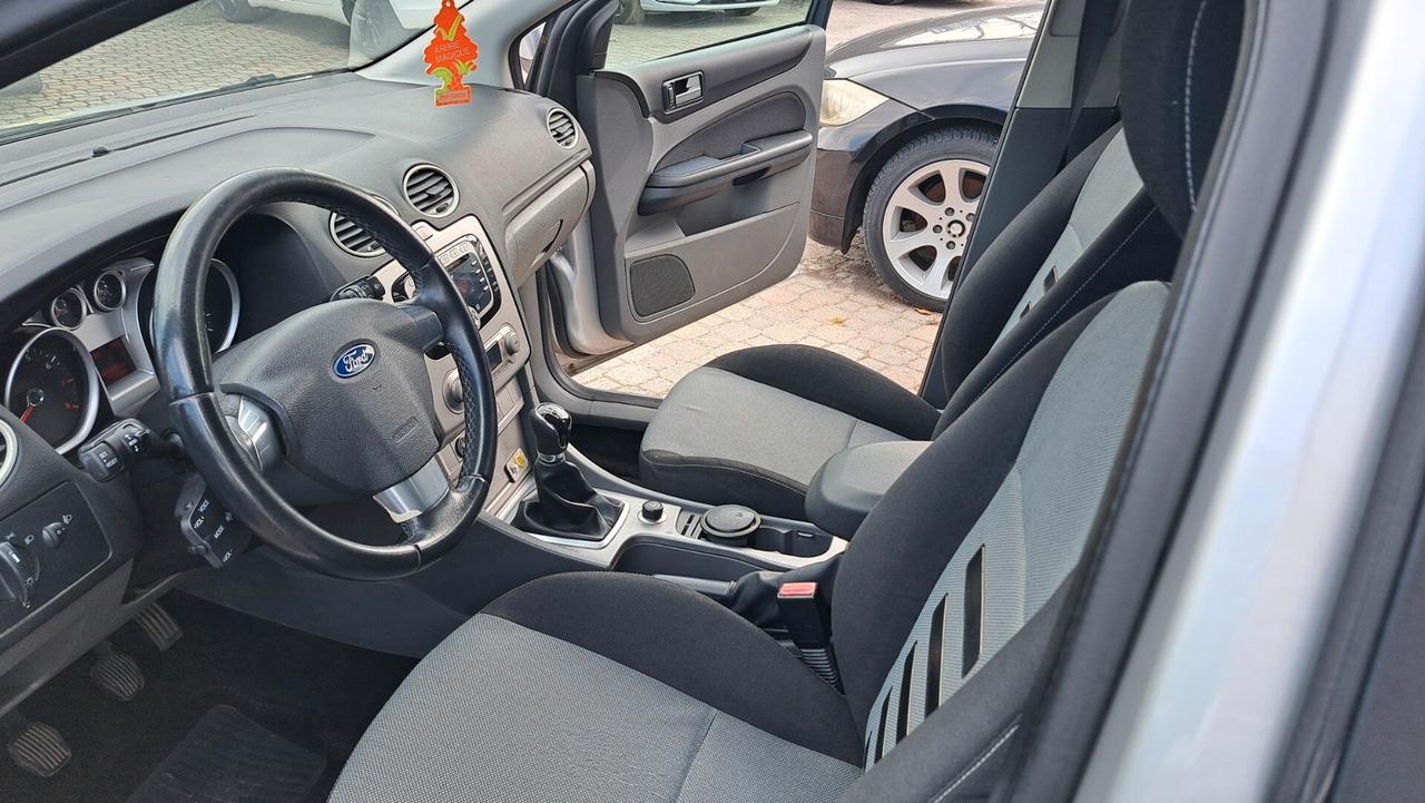 Ford Focus 1.6 (115CV) 5p. Bz.- GPL Ikon