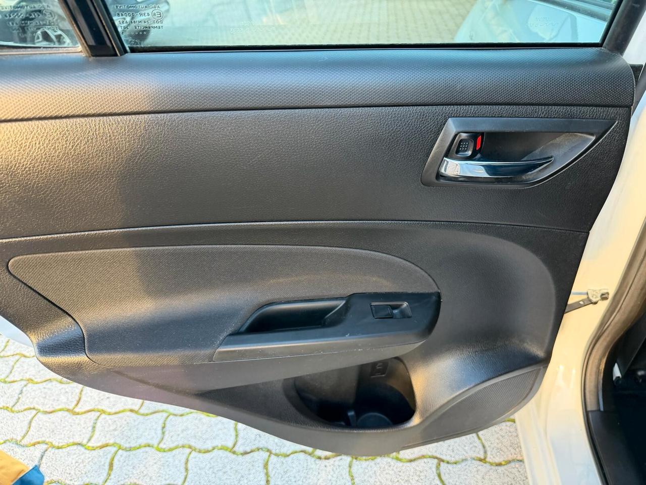 Suzuki Swift 1.3 DDiS 5 porte B-Cool