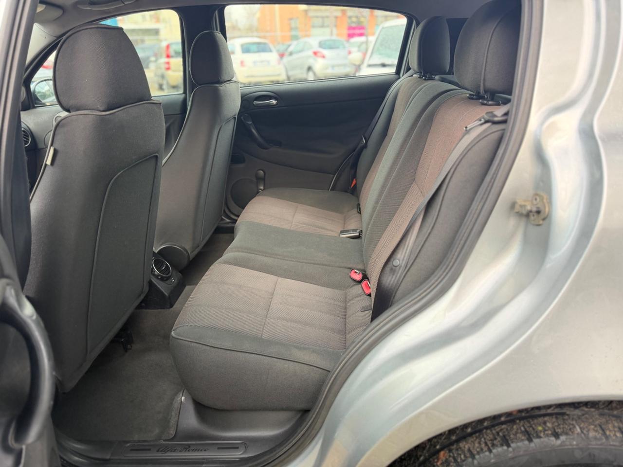 Alfa Romeo 147 1.9 JTD 115CV Distinctive G.Traino