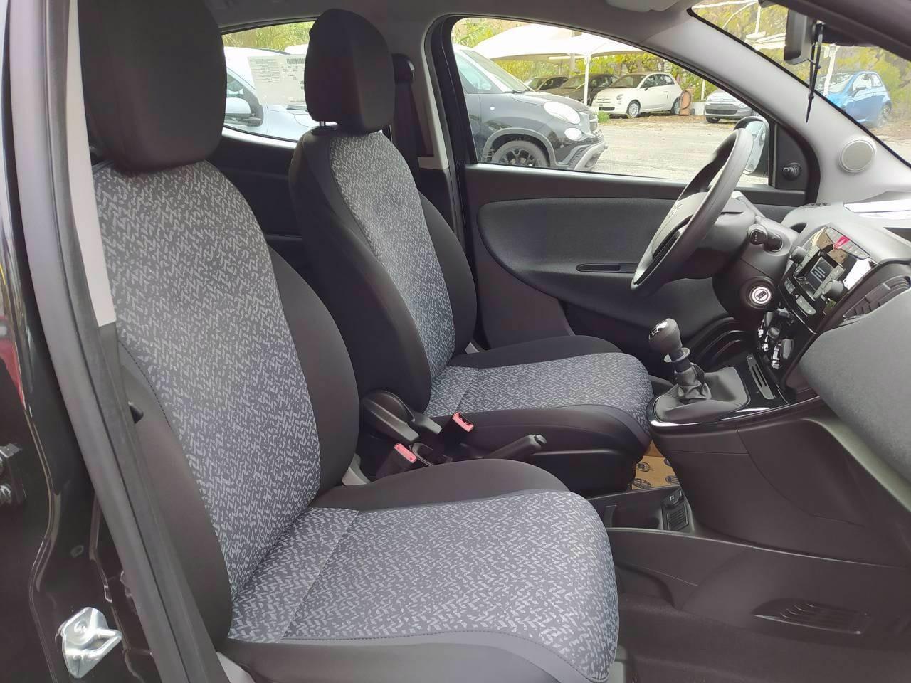 LANCIA Ypsilon III 2021 - Ypsilon 1.0 firefly hybrid Silver s&s 70cv